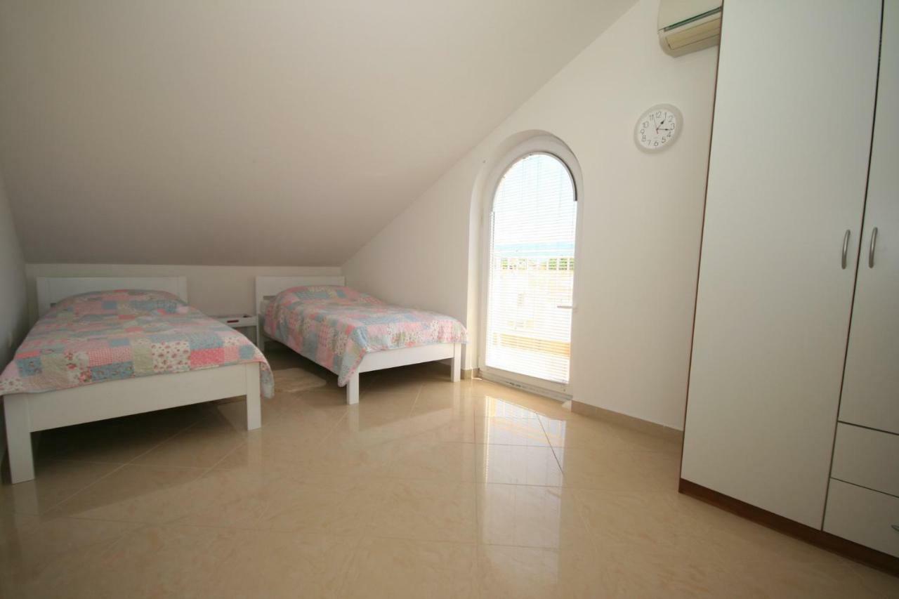 Apartment Mimoza 5, Baska, Krk Eksteriør bilde